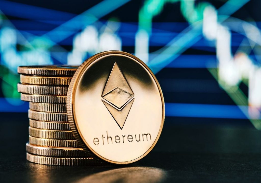 Ethereum Falls Amid Contagion Risk and Bullish Indicators