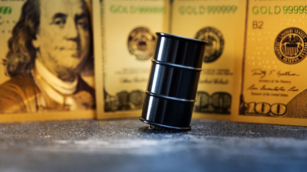 Oil prices fall on fears of rising interest rates