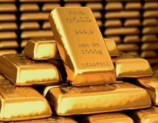 Gold Faces Pressure as Markets Anticipate July Rate Hike