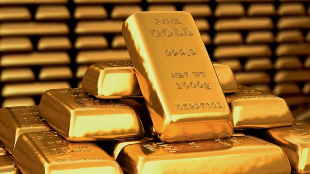 Gold Holds onto Gains but Faces Pressure as Fed Rate Hike Fears Loom