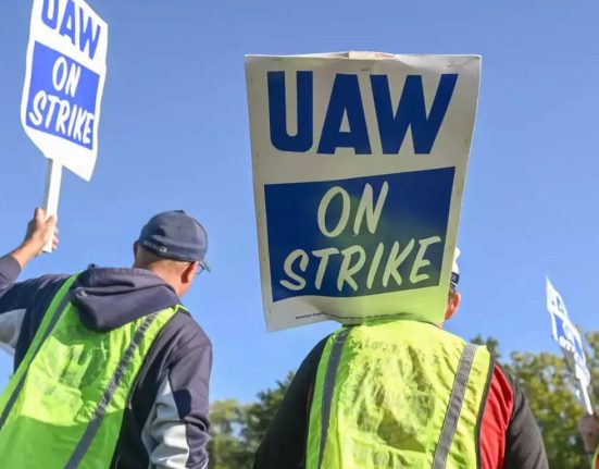 Stellantis Offers Generous Wage Increase Amid UAW Strike